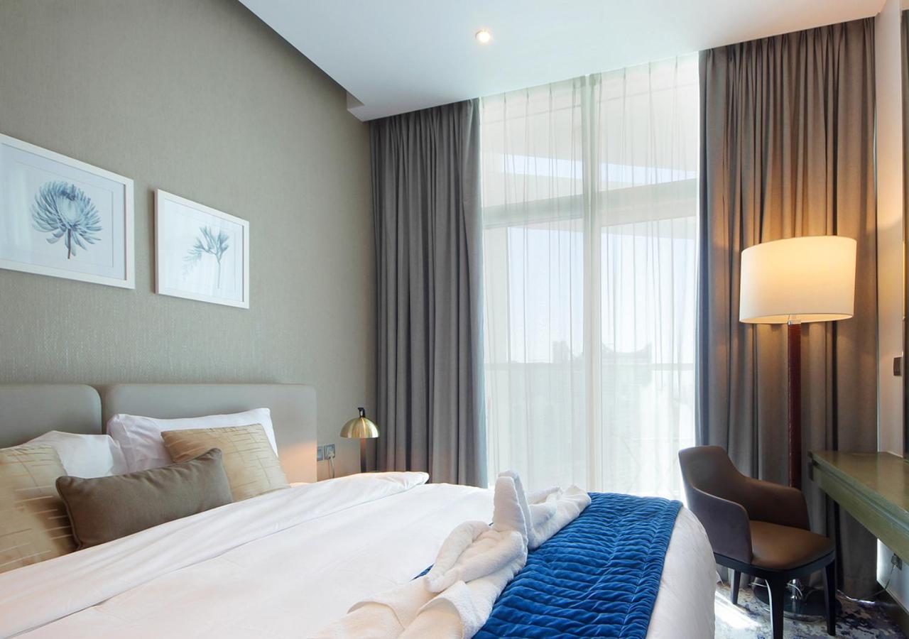 Luxury Damac W Canal View Near Burj Khalifa Apartment *